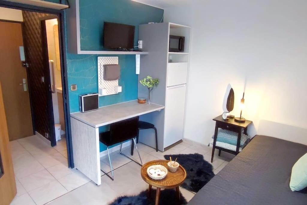 Michelet Studio Climatise Avec Balcon Et Parking Ferme モンペリエ エクステリア 写真